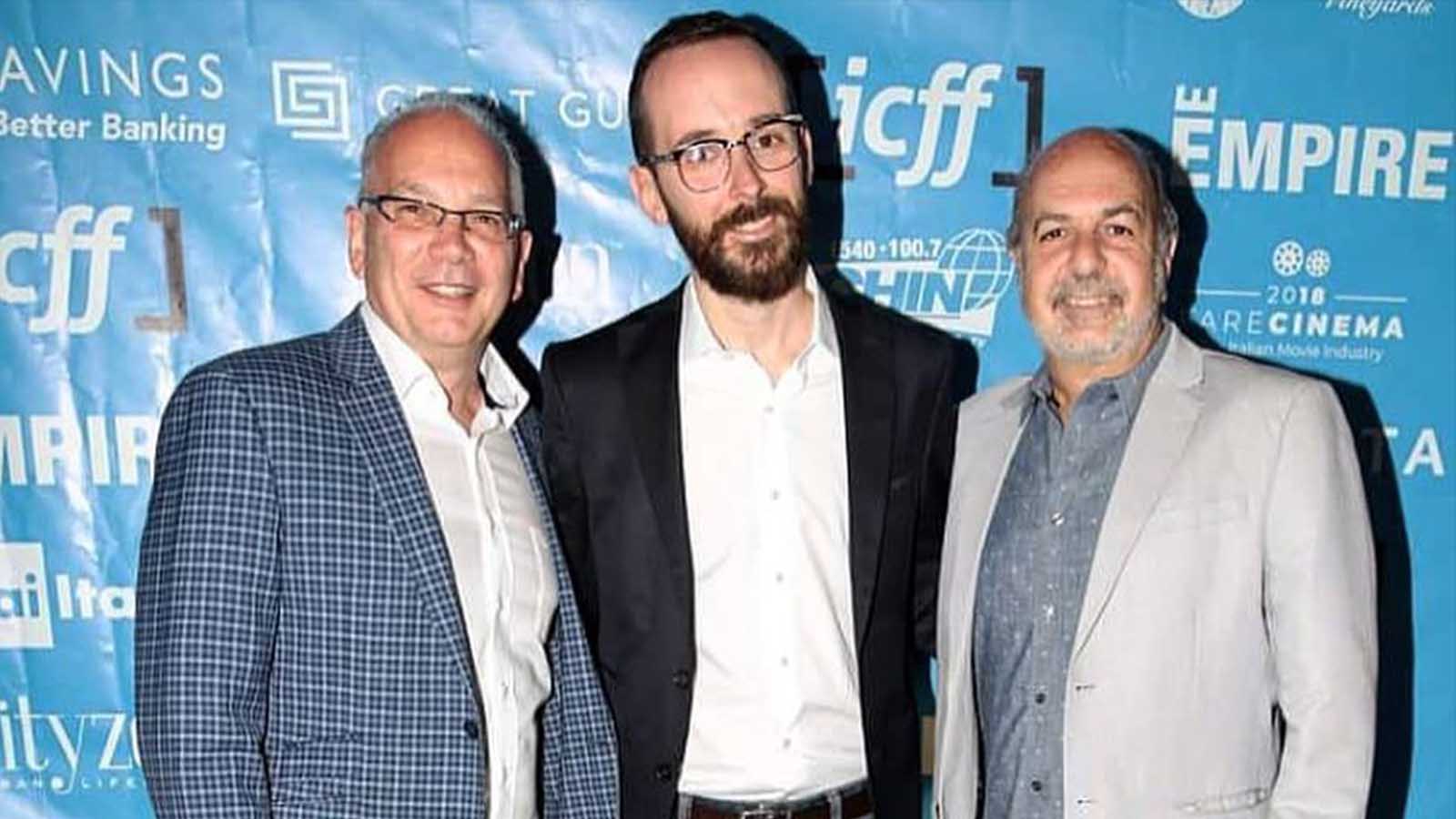 Scatto 3, silhouette al neon